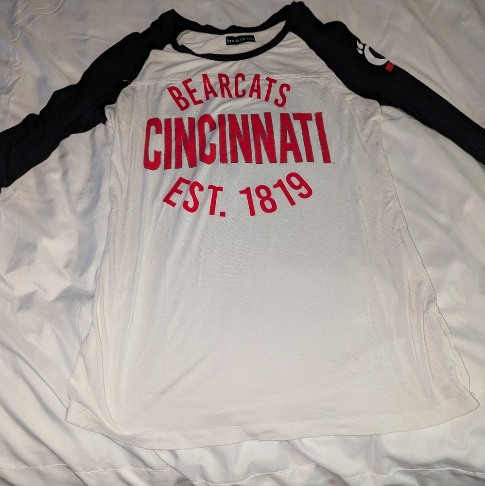 Vintage Style Women's Small University of Cincinnati‎ Bearcats 3/4 Sleeve shirt